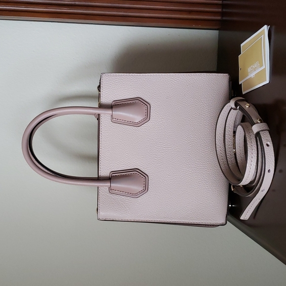 ๐ธ Michael Kor Bag ๐ธ - Picture 2 of 5